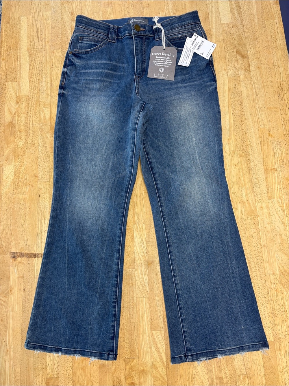 NWT Democracy Ab Technology High Rise Med Wash Cropped Itty Bitty Flare Denim 8